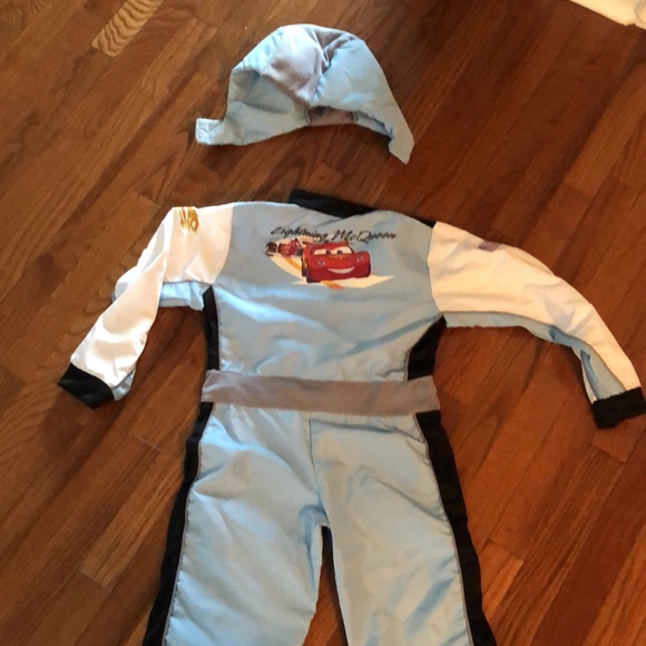 Team Lighting McQueen Child’s costume with helmet - Picture 6 of 9